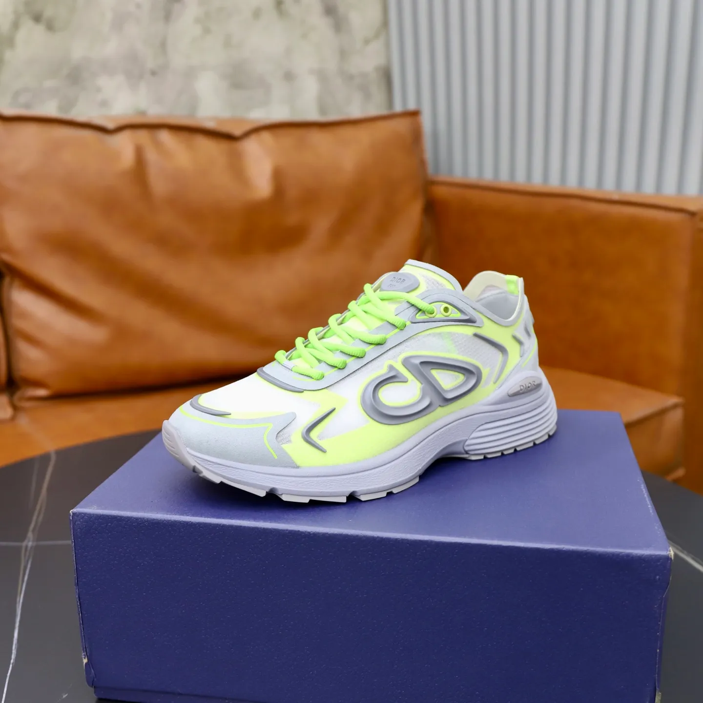 Ex-factory price: 560💰DIOR#B30 COUNTDOWN TECH shoes 1. Inspired by lighter running shoes this season 2. Made of multi-layer transparent nylon upper, futuristic 3. CD30 rubber logo on the tongue/heel to highlight the brand style 4. Equipped with ultra-light foam midsole for the ultimate comfortable wearing experience 5. The entire series uses WELDED (seamless bonding) technology to ensure durability and lightness 6. Full size dopamine color matching, 39-45 (38, 46 customized)